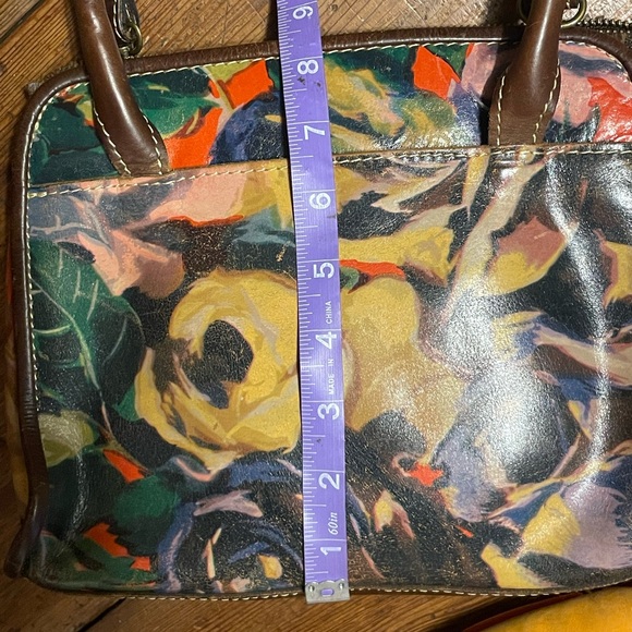 Patricia Nash Cross body top handled bag in English garden. - Picture 3 of 14
